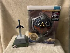 Zelda: BOTW - Hylian Shield Collector's Edition & Paladone Master Sword Light