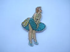 SALE VINTAGE NORMA JEAN MARILYN MONROE DRESS OLD FILM MOVIE PIN BADGE BROOCH 99p