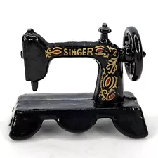 Vintage Old SINGER Sewing Machine Miniature for Doll House Cast Metal 1"