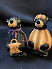 Big Sky Carver Bearfoots Bear Halloween Salt Pepper Shakers Pumpkin Jeff Fleming