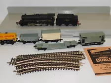 MECCANO HORNBY DUBLO 00 SCALE TRAIN SET - 8F 2-8-0 2 RAIL LOCOMOTIVE - PLUS