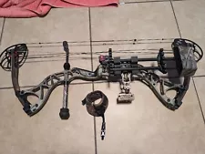 Bowtech Destroyer 350 Right Hand 60-70lbs. Loaded