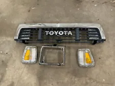 1989-1991 Toyota PICKUP 4RUNNER 4x4 4WD TRIM CHROME BEZEL GRILL GRILLE EMBLEM