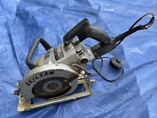 Skilsaw Professional Model 77 Worm Drive 7 1/4" Circular Saw Works - Needs Cord