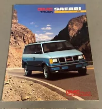 1991 GMC Safari Van Deluxe Sales Brochure Book