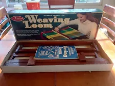 Vintage 20" Avalon Table Top Wooden Weaving Loom (8190) w/ Booklet - Complete