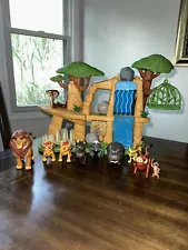 Disney Lion King Lion Guard Defend the Pride Lands Playset w/ 10 Figures