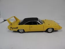 ERTL 1/18 DIECAST 1970 PLYMOUTH SUPERBIRD ROAD RUNNER LIMITED /1998 YELLOW READ