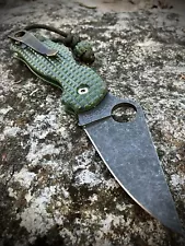 CUSTOM Spyderco Para 3 - Etched M390, Chroma Frag Scales