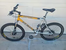 2003 Kona Kikapu Deluxe Mountain Bike