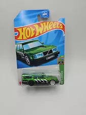 Hot Wheels 2023 Super Treasure Hunt STH # Volvo 240 Drift Wagon, US Card