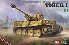 Tiger 4901 1/35 Sd.Kfz.181 TIGER I 1942-1945 EARLY WW2 GERMAN HEAVY TANK