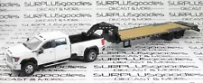 Greenlight White 2022 GMC SIERRA 3500 DENALI Dually Pickup w/Gooseneck Trailer