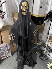 Halloween Prop Standing Animated Jaw Dropping Reaper. JUMP SCARE. 5 Ft.