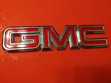 OEM 01-06 GMC YUKON DENALI XL CHROME REAR EMBLEM BADGE LOGO HATCH TAILGATE NICE! (For: More than one vehicle)