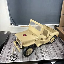 Vintage GI Joe Adventure Team Tan Jeep Hasbro 1970s A.T. Desert Adventurer 1974