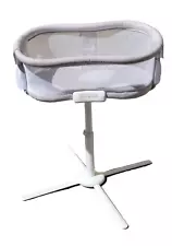 Halo Bassinest Swivel Sleeper Bedside Bassinet Removable Bed