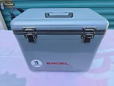 Engel 19qt Leak-Proof, Air Tight, Drybox Cooler and Small 19 Quart, Silver