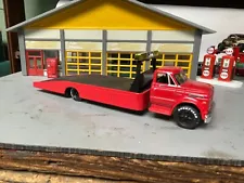 1/64 1970 CHEVY C60 CAB/WITH EXTENDED CHASSIS RAMP TRUCK/RED BLK INT/454 V8