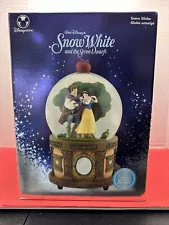 Disney Store Snow White Musical Snow Globe Someday My Prince Come 10" New In Box