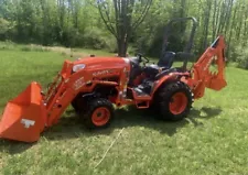 Barely Used (25hrs) kubota LX2610su