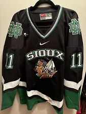 North Dakota Fighting Sioux Zach Parise Jersey Size Large