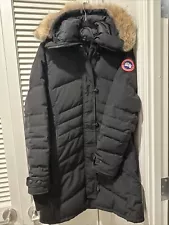 New ListingAuthentic Canada Goose Women Loretta Parka Size Medium Pre-owned. Good condition