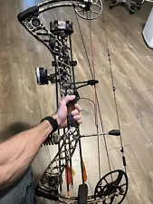 Mathews Creed Compound Bow 60#/27”