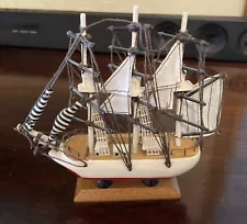 Model Clipper Ship 3 Masted 6" w/Stand