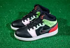 Jordan 1 Mid Glow In The Dark Size 6.5 Youth