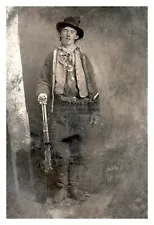 BILLY THE KID WILD WEST FRONTIER OUTLAW HOLDING RIFLE 4X6 PHOTO