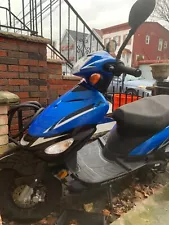 49cc Gas Motor Scooter with only 80miles -BROKEN + LOCAL PICK UP ONLY