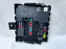 Nissan Armada Frontier Titan IPDM Fuse Box Body Control Module BCM 284B7-ZE03B