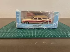 1976 PONTIAC GRAND SAFARI STATION WAGON CAMEO WHITE by NEO 1/43 SCALE RESIN CAR