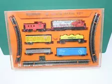 USED Bachmann N Scale, GP-40 Diesel 5 Car Train Set, Santa Fe #890 (DC), READ