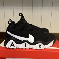 Size 9.5 - Nike Air Barrage Low Black