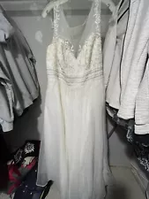 davids bridal wedding dress Size 22