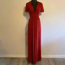 Vera Wang Red Floor-Length Evening Gown with Plunging Neckline - Size 0