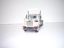 DCP FIRST GEAR 1/64 WHITE WESTERN STAR 4900 WITH CHROME VINTAGE 36" SLEEPER