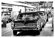 1967 PONTIAC GTO ASSEMBLY MANUFACTURING LINE FACTORY 4X6 PHOTO