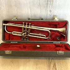 YAMAHA YTR-136 Trumpet with Hard Case Musical instrument USED