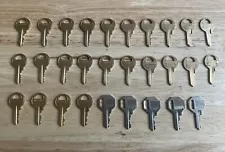 29 Original Master Lock Numbered Keys M1￼