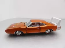 1969 DODGE CHARGER DAYTONA 2009 CASTLINE M2 MACHINES AUTO-LIFT 1:64