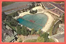 HERSHEY PARK, HERSHEY, PENNA. – Giant Swimming Pool – 1961 Postcard