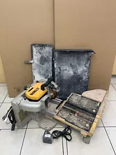 DeWALT D24000 10in. Corded Wet Tile Saw + Stand