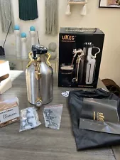 uKeg GrowlerWerks Pressurized Beer Growler 64 oz Stainless Steel w/ Brass Trim