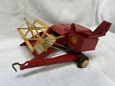 Vintage 1950's Lincoln Toys Massey Harris Red Clipper Combine Farm Toy 1/20