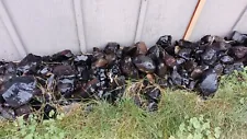 About 20 pounds of mixed types, rough Obsidian. For Knapping, slabbing, cabbing