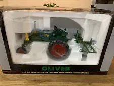 SpecCast OLIVER 66 Tractor w/Spring Tooth Harrow 1/16. SCT326 NIB