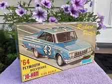 1964 PLYMOUTH BELVEDERE RICHARD PETTY MODEL CAR KIT JO-HAN 1:25